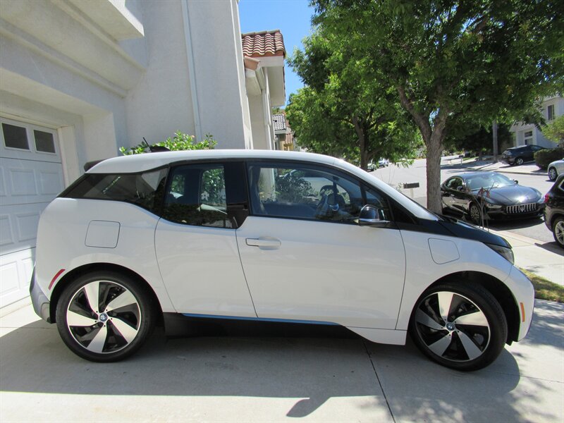 2016 BMW i3   - Photo 9 - Sherman Oaks, CA 91423