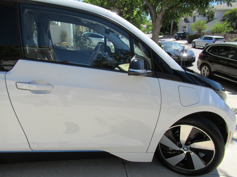 2016 BMW i3   - Photo 33 - Sherman Oaks, CA 91423