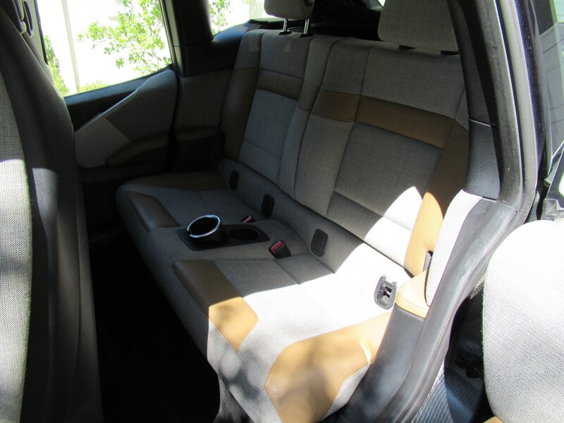 2016 BMW i3   - Photo 27 - Sherman Oaks, CA 91423