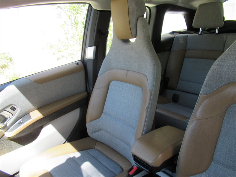 2016 BMW i3   - Photo 19 - Sherman Oaks, CA 91423