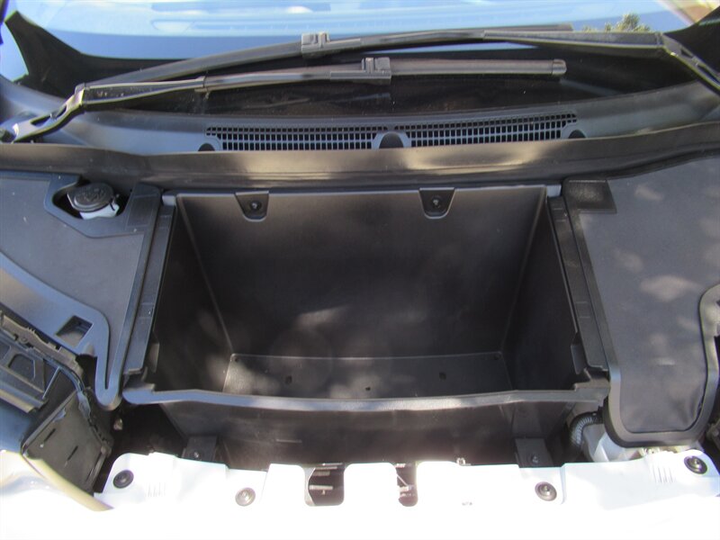 2016 BMW i3   - Photo 37 - Sherman Oaks, CA 91423