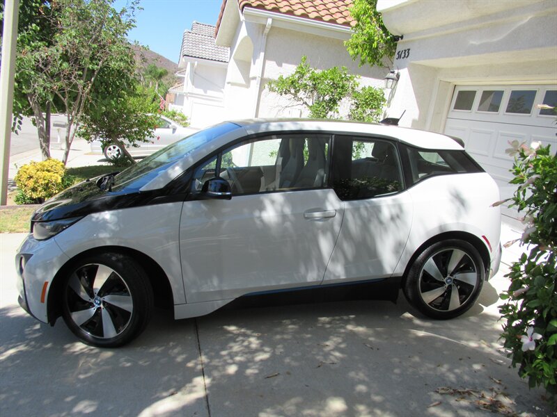 2016 BMW i3   - Photo 4 - Sherman Oaks, CA 91423