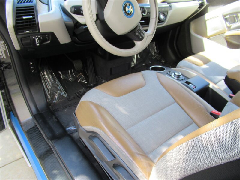 2016 BMW i3   - Photo 18 - Sherman Oaks, CA 91423