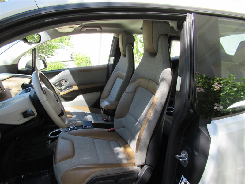 2016 BMW i3   - Photo 17 - Sherman Oaks, CA 91423