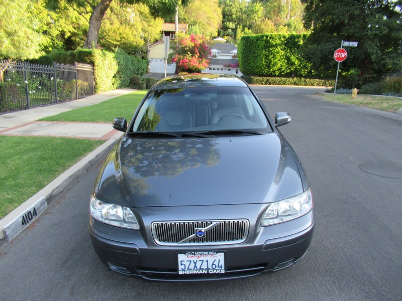 2007 Volvo V70 2.4   - Photo 11 - Sherman Oaks, CA 91423