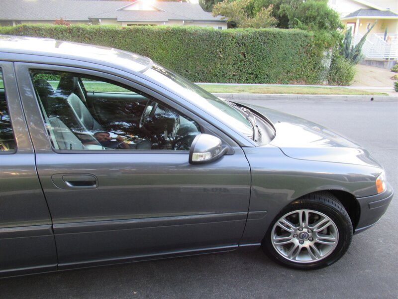 2007 Volvo V70 2.4   - Photo 30 - Sherman Oaks, CA 91423