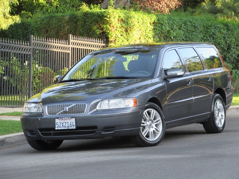 2007 Volvo V70 2.4   - Photo 1 - Sherman Oaks, CA 91423
