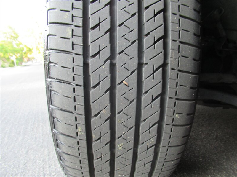 2007 Volvo V70 2.4   - Photo 13 - Sherman Oaks, CA 91423
