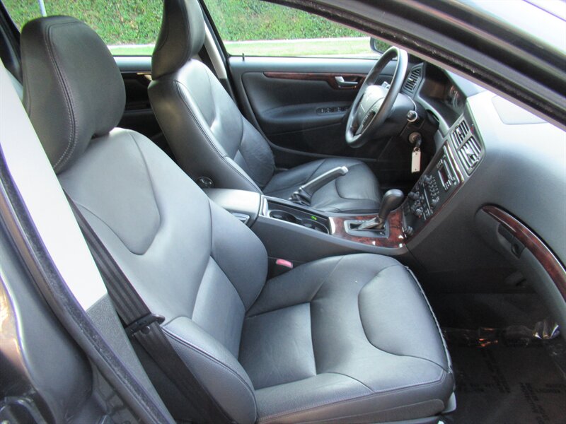 2007 Volvo V70 2.4   - Photo 28 - Sherman Oaks, CA 91423