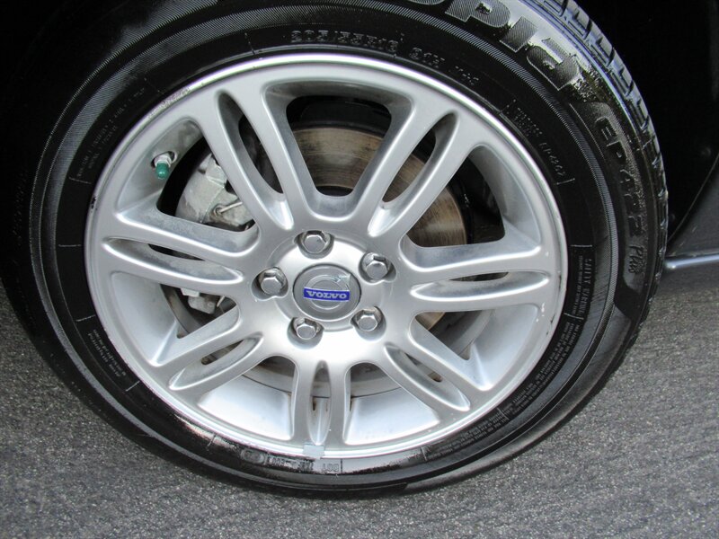 2007 Volvo V70 2.4   - Photo 14 - Sherman Oaks, CA 91423