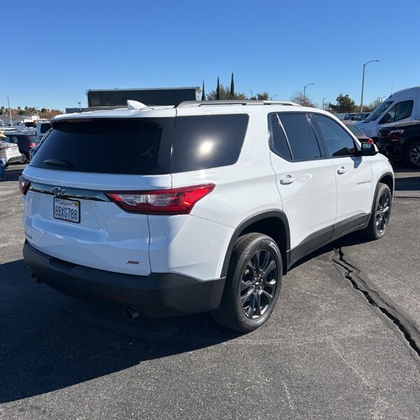 2018 Chevrolet Traverse RS   - Photo 5 - Sherman Oaks, CA 91423