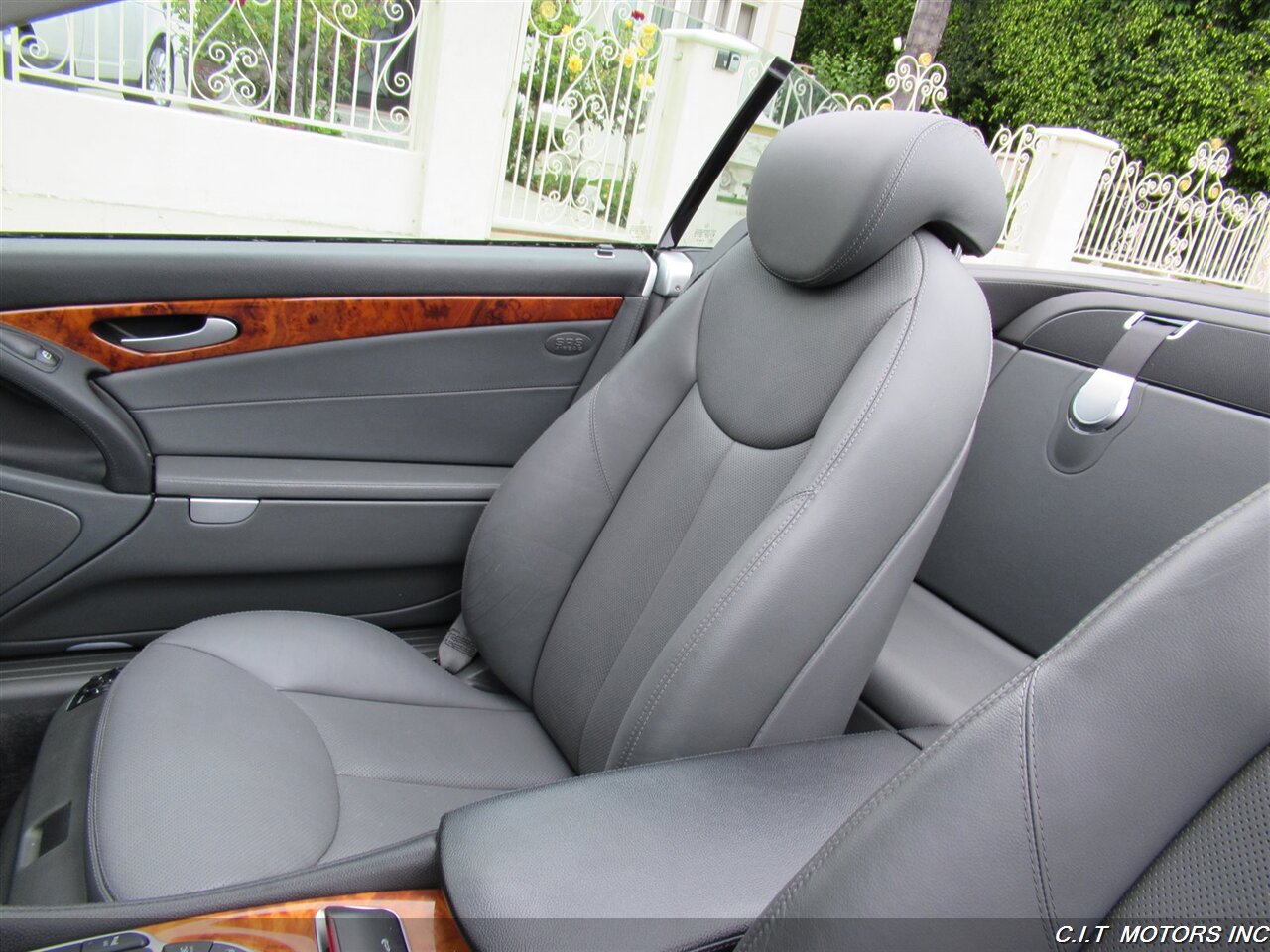 2006 Mercedes-Benz SL 500   - Photo 17 - Sherman Oaks, CA 91423