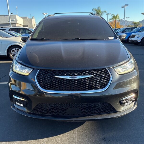 2022 Chrysler Pacifica Limited   - Photo 7 - Sherman Oaks, CA 91423