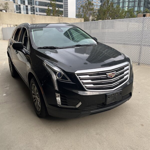 2019 Cadillac XT5 Luxury   - Photo 2 - Sherman Oaks, CA 91423