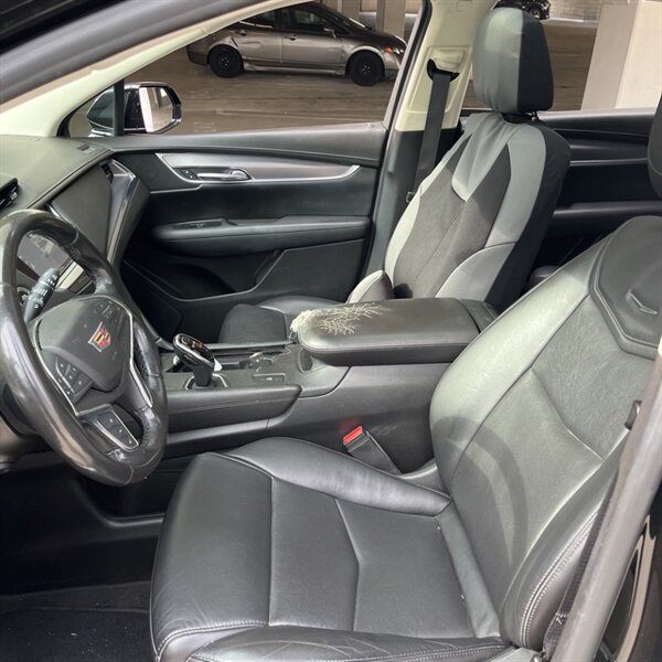 2019 Cadillac XT5 Luxury   - Photo 11 - Sherman Oaks, CA 91423