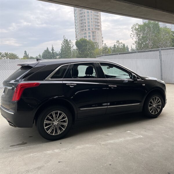 2019 Cadillac XT5 Luxury   - Photo 4 - Sherman Oaks, CA 91423