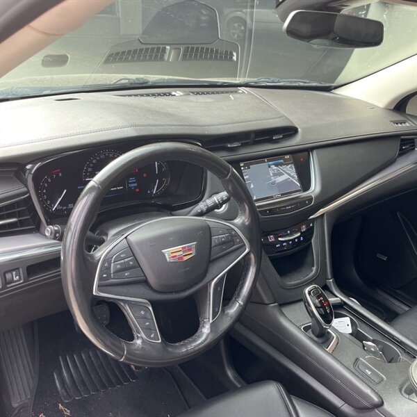 2019 Cadillac XT5 Luxury   - Photo 15 - Sherman Oaks, CA 91423