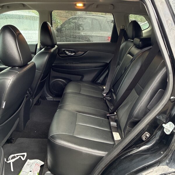 2017 Nissan Rogue Hybrid SV   - Photo 12 - Sherman Oaks, CA 91423