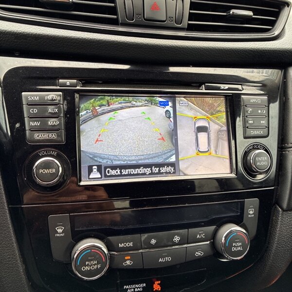 2017 Nissan Rogue Hybrid SV   - Photo 17 - Sherman Oaks, CA 91423