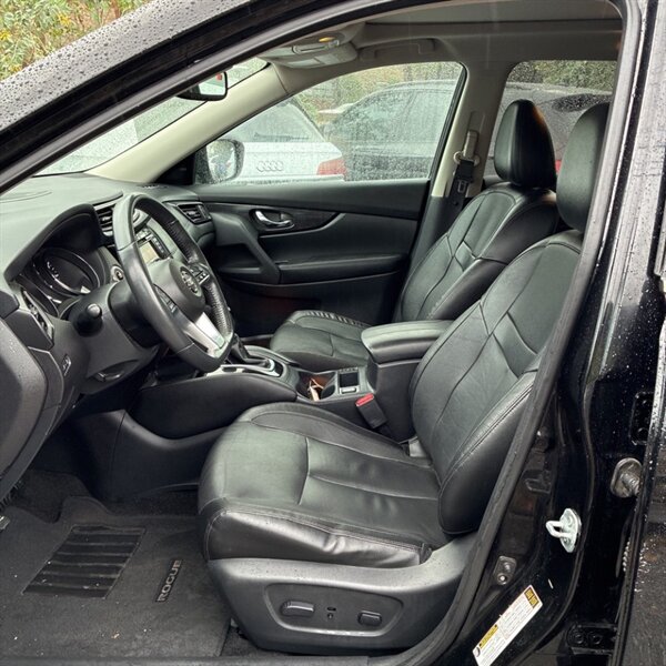 2017 Nissan Rogue Hybrid SV   - Photo 10 - Sherman Oaks, CA 91423