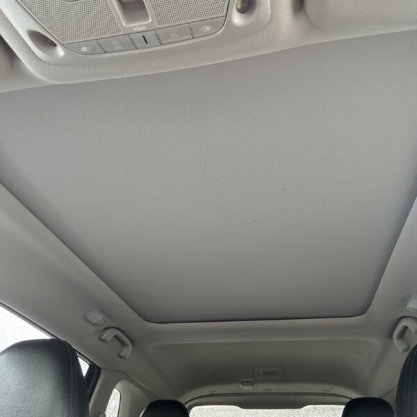 2017 Nissan Rogue Hybrid SV   - Photo 14 - Sherman Oaks, CA 91423