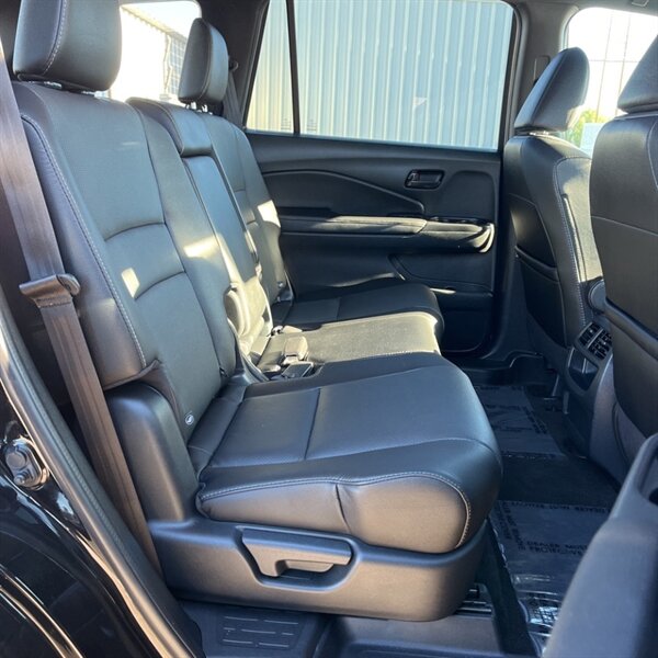 2022 Honda Passport EX-L   - Photo 15 - Sherman Oaks, CA 91423