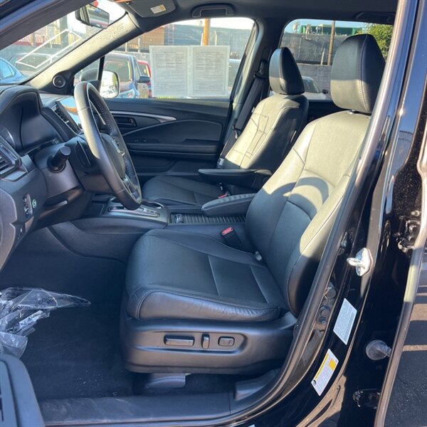 2022 Honda Passport EX-L   - Photo 13 - Sherman Oaks, CA 91423