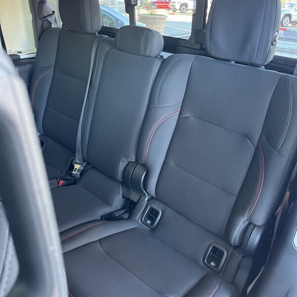 2020 Jeep Gladiator Rubicon   - Photo 14 - Sherman Oaks, CA 91423