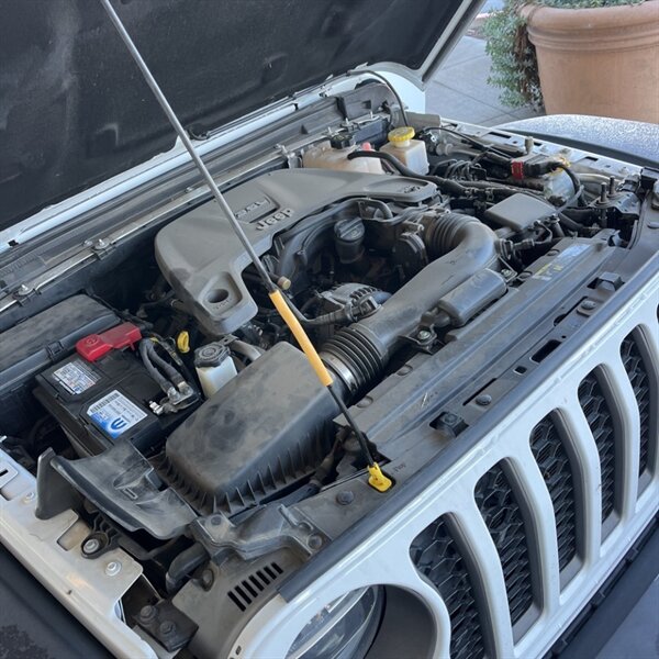 2020 Jeep Gladiator Rubicon   - Photo 13 - Sherman Oaks, CA 91423