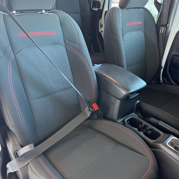 2020 Jeep Gladiator Rubicon   - Photo 16 - Sherman Oaks, CA 91423