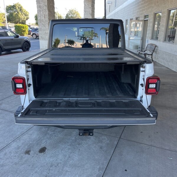 2020 Jeep Gladiator Rubicon   - Photo 10 - Sherman Oaks, CA 91423