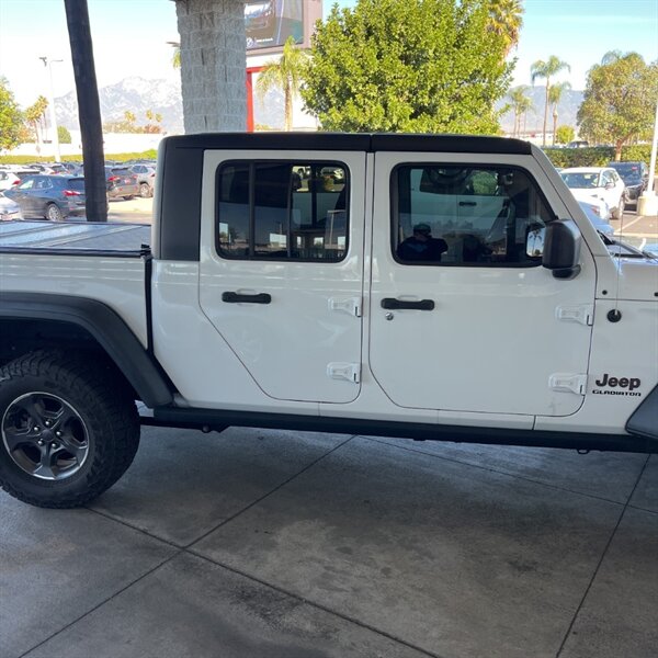 2020 Jeep Gladiator Rubicon   - Photo 11 - Sherman Oaks, CA 91423