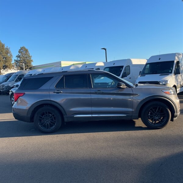 2021 Ford Explorer Limited   - Photo 10 - Sherman Oaks, CA 91423