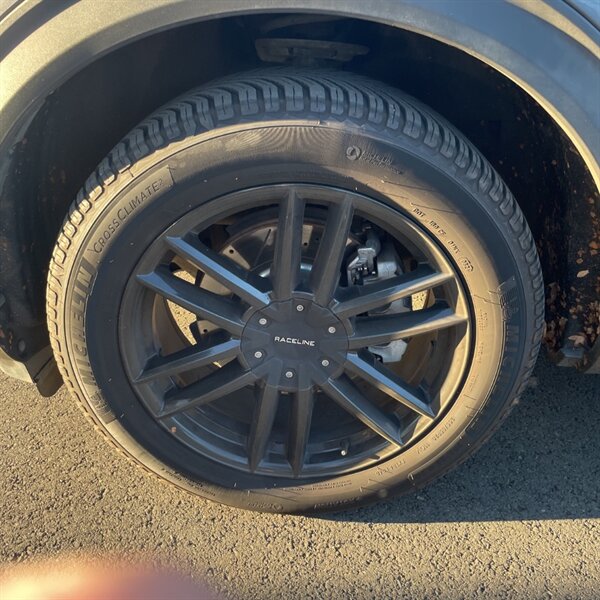 2021 Ford Explorer Limited   - Photo 14 - Sherman Oaks, CA 91423