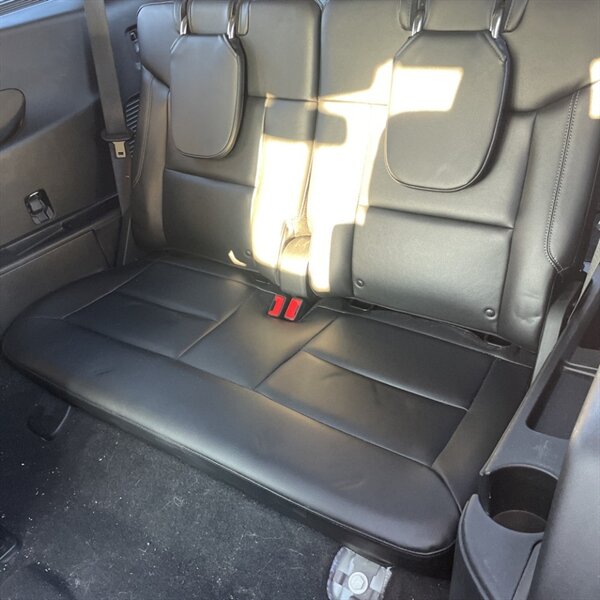 2021 Ford Explorer Limited   - Photo 20 - Sherman Oaks, CA 91423