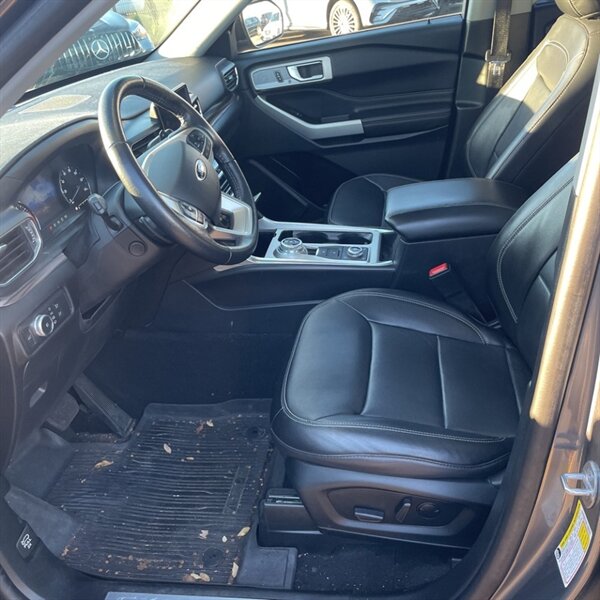 2021 Ford Explorer Limited   - Photo 16 - Sherman Oaks, CA 91423