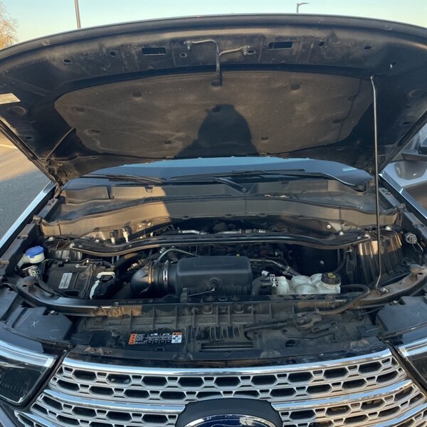 2021 Ford Explorer Limited   - Photo 13 - Sherman Oaks, CA 91423