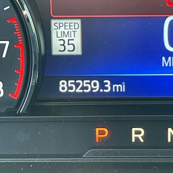 2021 Ford Explorer Limited   - Photo 21 - Sherman Oaks, CA 91423