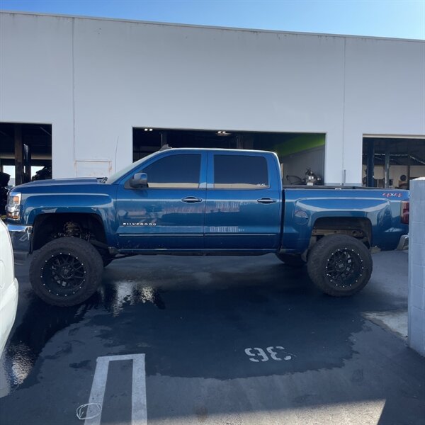 2018 Chevrolet Silverado 1500 LT   - Photo 8 - Sherman Oaks, CA 91423