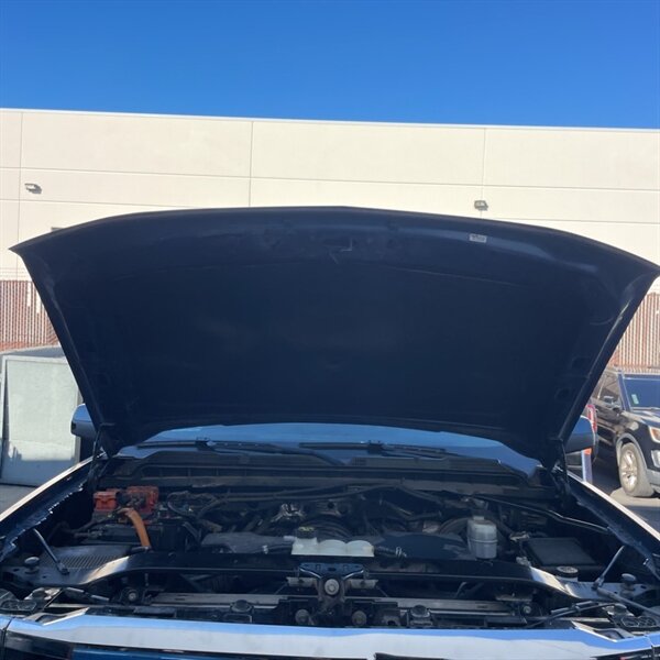 2018 Chevrolet Silverado 1500 LT   - Photo 12 - Sherman Oaks, CA 91423