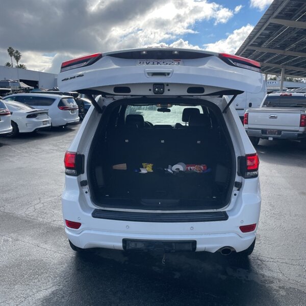 2021 Jeep Grand Cherokee Laredo E   - Photo 10 - Sherman Oaks, CA 91423