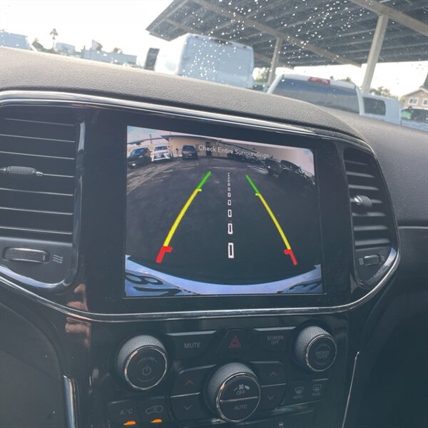 2021 Jeep Grand Cherokee Laredo E   - Photo 17 - Sherman Oaks, CA 91423