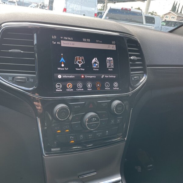 2021 Jeep Grand Cherokee Laredo E   - Photo 19 - Sherman Oaks, CA 91423