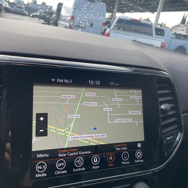 2021 Jeep Grand Cherokee Laredo E   - Photo 18 - Sherman Oaks, CA 91423