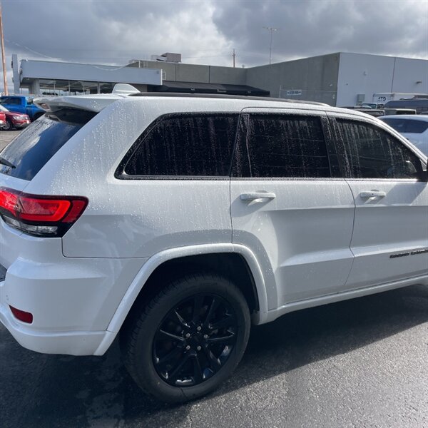 2021 Jeep Grand Cherokee Laredo E   - Photo 8 - Sherman Oaks, CA 91423