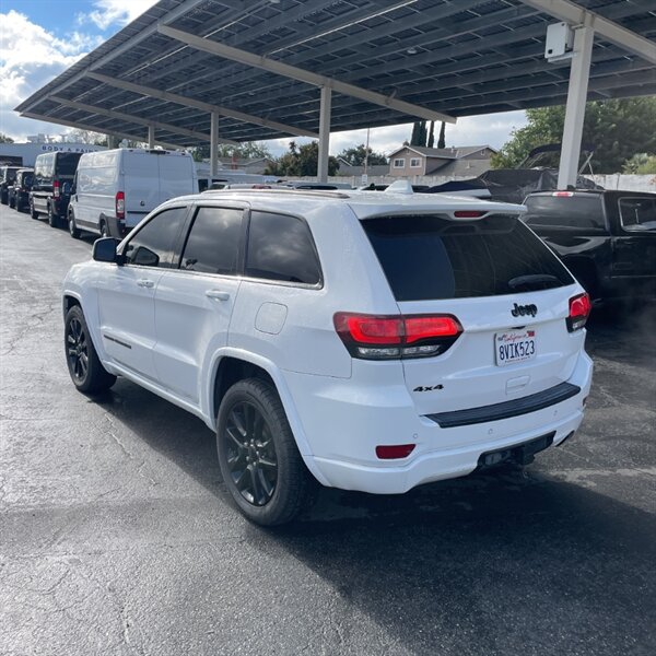 2021 Jeep Grand Cherokee Laredo E   - Photo 6 - Sherman Oaks, CA 91423