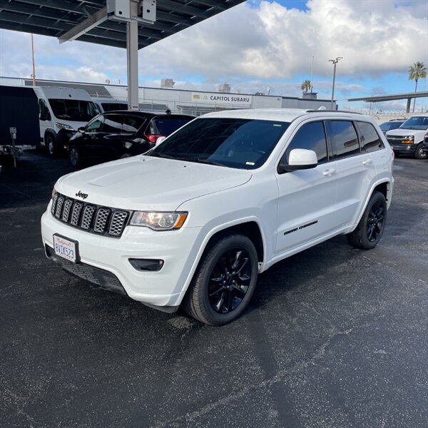 2021 Jeep Grand Cherokee Laredo E   - Photo 1 - Sherman Oaks, CA 91423