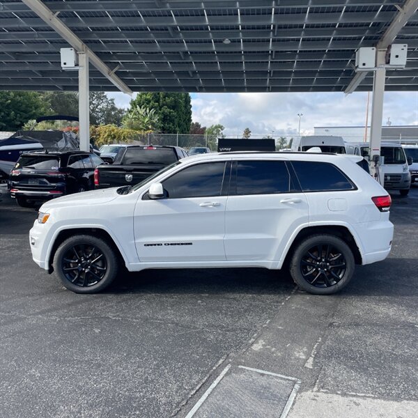 2021 Jeep Grand Cherokee Laredo E   - Photo 9 - Sherman Oaks, CA 91423