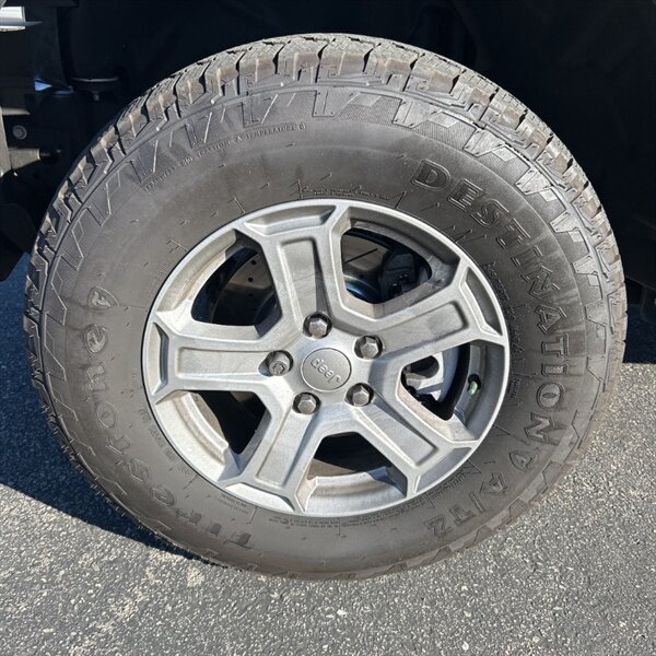 2021 Jeep Wrangler Unlimited Sport   - Photo 9 - Sherman Oaks, CA 91423