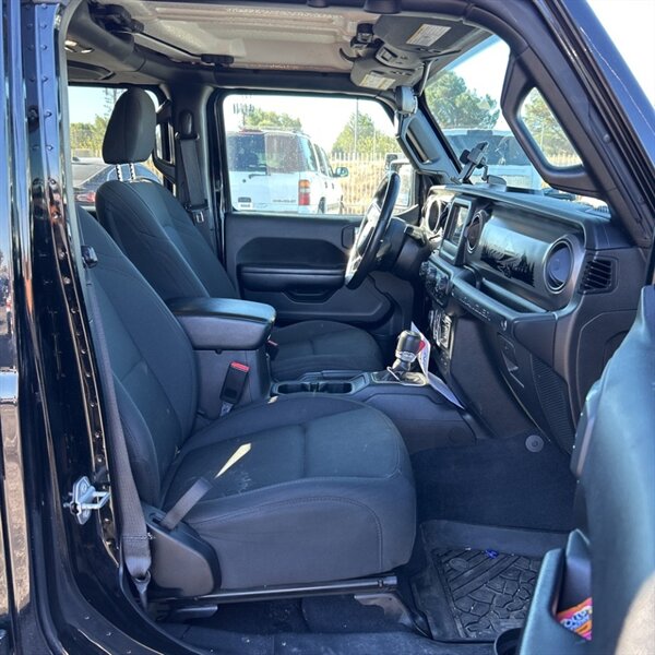 2021 Jeep Wrangler Unlimited Sport   - Photo 13 - Sherman Oaks, CA 91423